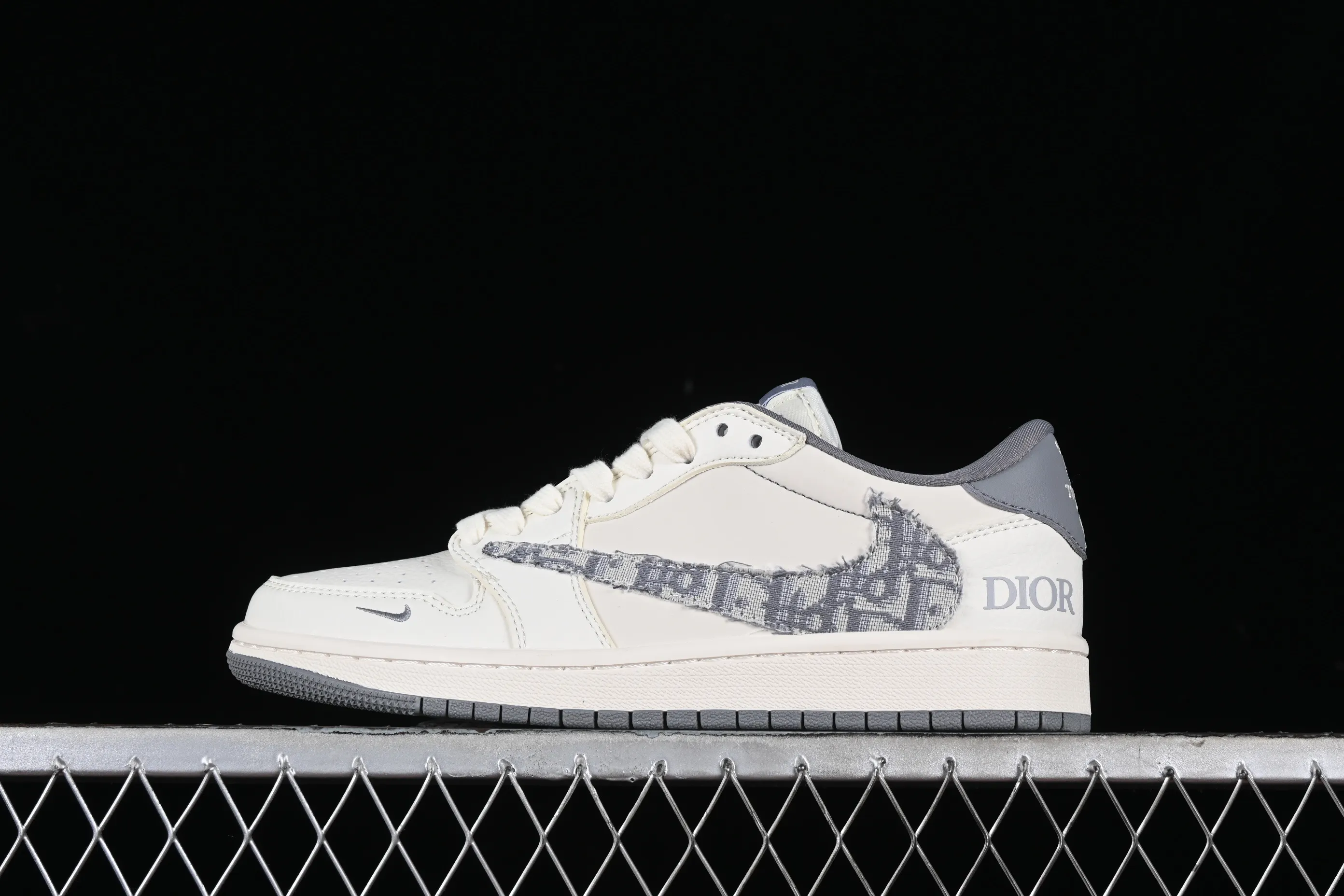 All categories Air Jordan Jordan series basketball shoes Air Jordan 1 Low High-end customized low-top sneakers Travis Scott x Fragment Design x Air Jordan 1 Low OG SP AJ1 Joe 1 Dior joint-off-white gray pattern low-top cultural casual sneakers DM6688-603